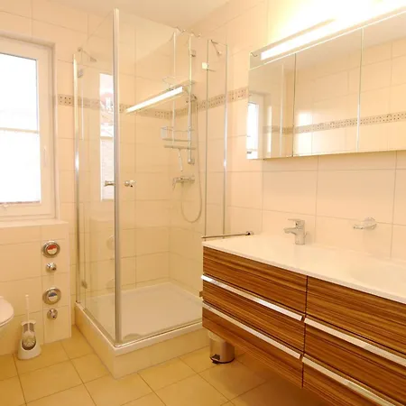 Strandstrasse 54a B 3 *